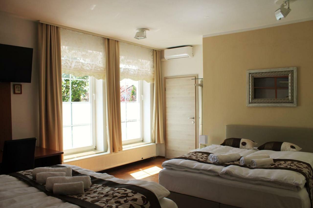 Yellow Dreamhouse Postojna Dış mekan fotoğraf